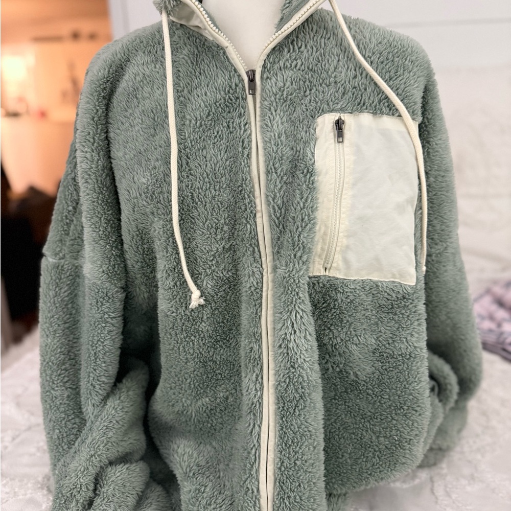 PacSun Sage Green Sherpa Hoodie with Cream Accents